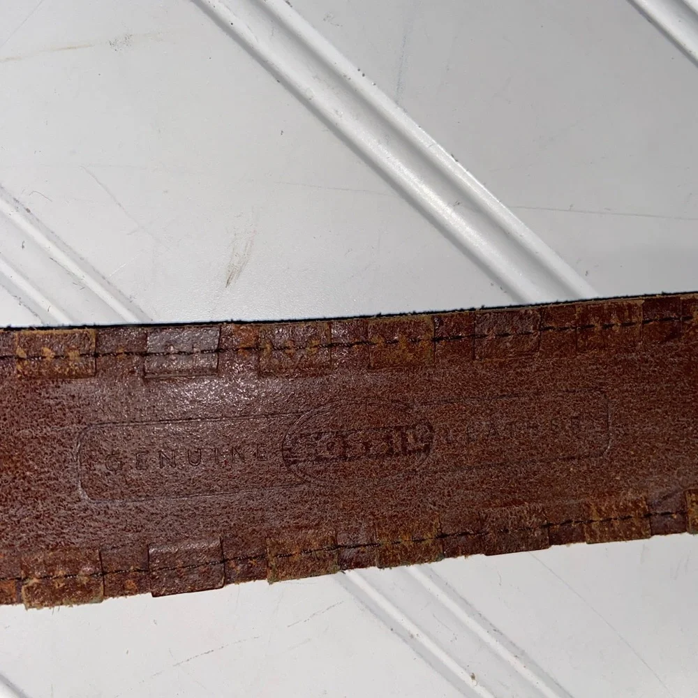 Fossil Unisex M Brown Leather 1 3/8" wide belt Exc Cond total length 42" - Picture 4 of 4